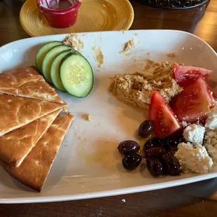 Hummus plate