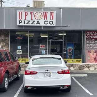 Storefront Uptown Pizza