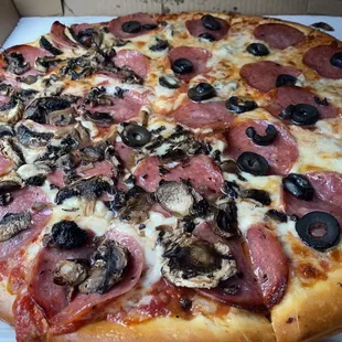 Thin crust deliciousness