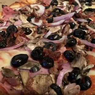 Uptown Special. Loaded with items! Yummers!