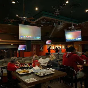 sushi and sashimi, interior