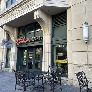 Wrapped up my trip in DC with a visit to Uptowner Cafe.  Yummy turkey sandwich, reasonably priced, and friendly service!