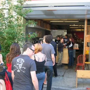 A long line for coffee at Blue Bottle during the Capsule Design Fair