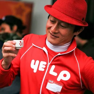 トモ Tomo Toro E T.