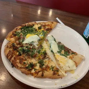 Breakfast pizza