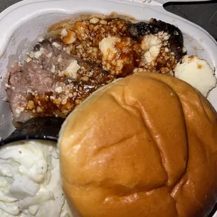 ows a hamburger and coleslaw