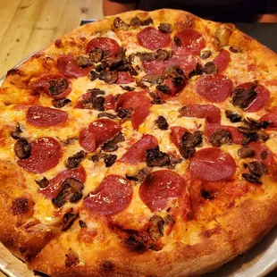 14-in pepperoni and mushroom