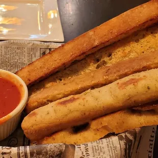 Focaccia bread with marinara