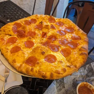 Pizza with honey glaze mozzarella and ricotta chesse
