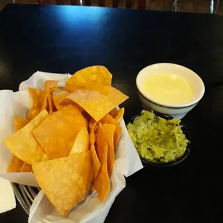 CHIPS AND QUESO