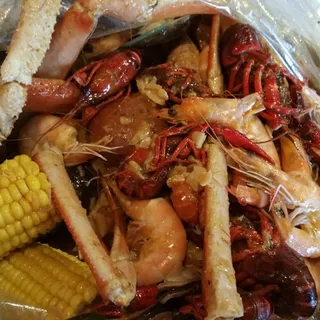 Snow Crab Legs (order by the pound, no half pound)