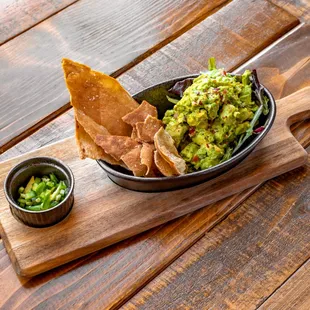 Guacamole with Gluten Free crêpe chips