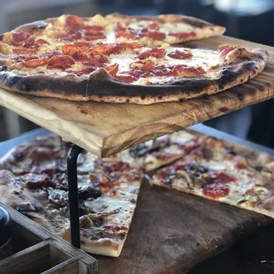 food, pizza