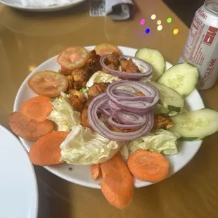 Choila salad with 5 miniature pieces of chicken. For 17$
