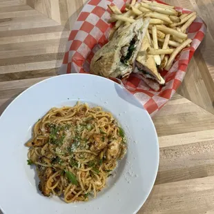 Pesto sandwich &amp; vodka sauce noodles