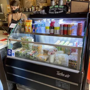 Food and drink cooler