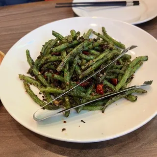 V4. / Dry-Fried String Beans