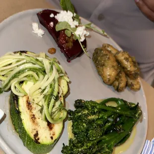 Veggie plate (very good, great flavor)