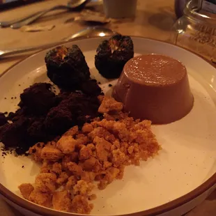 Deconstructed take on s&apos;mores