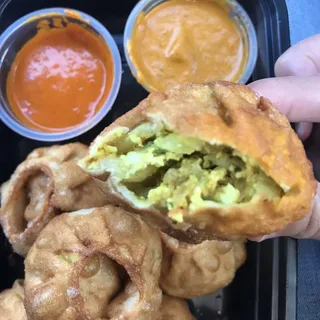 6 Fried Vegetarian Paneer Momos