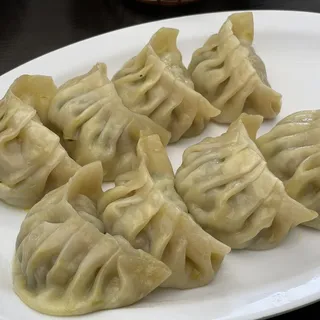 8 Piece Chicken Momos Chili