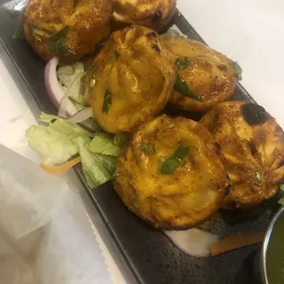 Tandoori Chicken Momo's