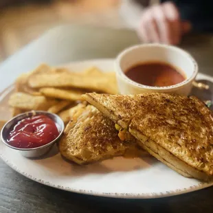 lobster grilled cheese and sea salt fries