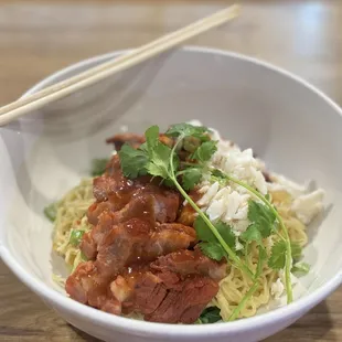 Bamee Pu Moo deang ( egg noodle wt bbq pork and lump of crab meat )