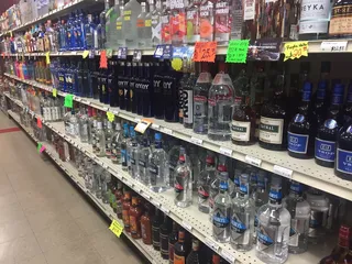 Chris Liquor 7
