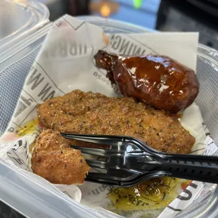 Drumstick with Honey Hot, Tender and Nugget with Southlanta (sample portion during grand opening)