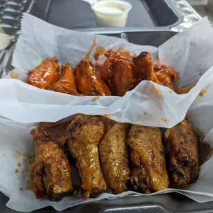 a tray of chicken wings