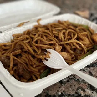 N1. Lo Mein