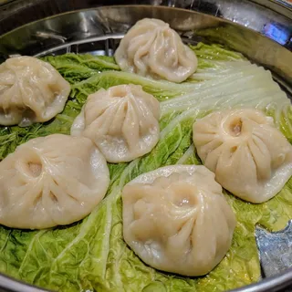 A6. Xiao Long Steamed Soup Bun