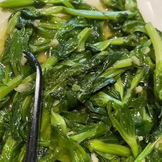 V13.Snow Pea Tips w/ Minced Galic