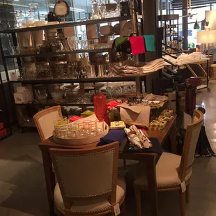 Dinnerware, tabletop, barware and great items for the kitchen.