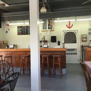 Cute, clean little casual place with amazing food!