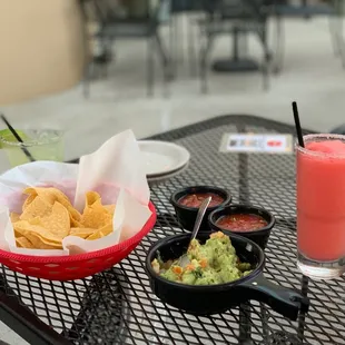 Guacamole and chips, margaritas