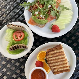 All Natural Mild or Spicy Sausage