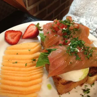 Natural Smoked Salmon (Lox)