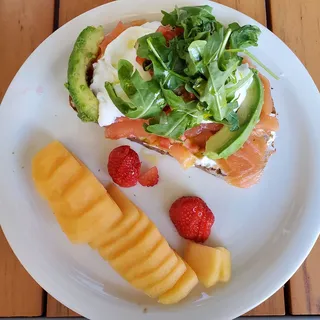Eggs Salmone