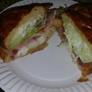 Roast Beef Croissant Sandwich