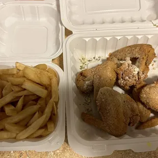 6 Whole wings with Ranch flavor and fries no salt. Both were Good