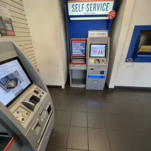 Love these little kiosks! Especially since you can come and use them on Sunday morning when No crowds are around! :)