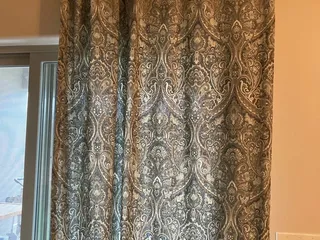 Flora's Dry Cleaners & Alterations