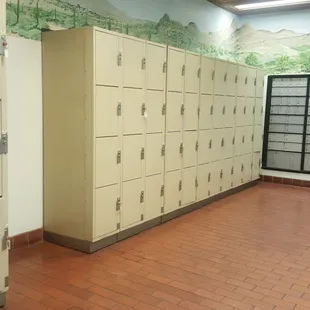 Lockers for packages
