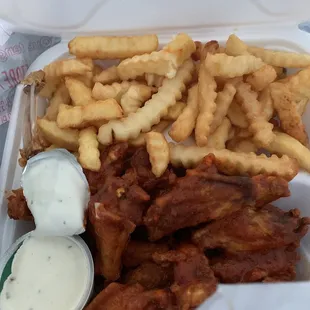 Yes that only 14$ 20 wings, fries. Ranch