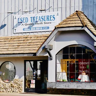 Used Treasures Quality Thrift Store