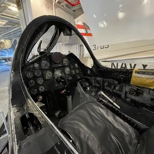 F8 Cockpit