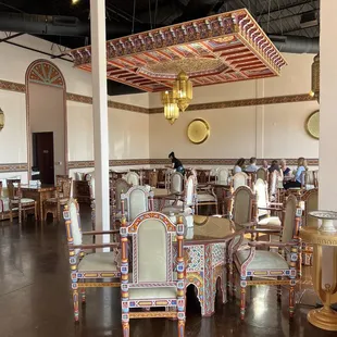 Great decor.