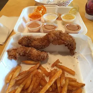 Very nice , fresh and with a good variety of sauces !